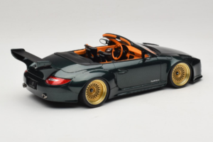 Porsche 911 992 Cabriolet Old & New Tokyo Auto Salon GT Spirit 1:18 GT548 Živica – obrázok 2 z 6