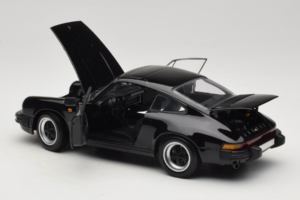 Porsche 911 Carrera 3.2 Čierny Minichamps 1:18 100063060-R1 Kov – obrázok 5 z 8
