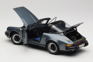 Porsche 911 SC Strieborný Minichamps 1:18 100063060 Kov – obrázok 5 z 8