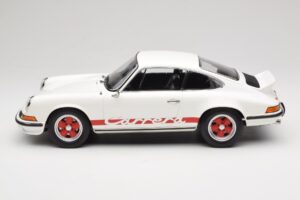 Porsche 911 Carrera RS 2.7 Grand Prix White With Red Norev 1:12 127514 Kov – obrázok 3 z 6