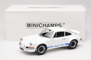 Porsche 911 Carrera RSR Group 4 GT Biely & Modrý 1973 Minichamps 1:18 107065020 Kov – obrázok 6 z 6