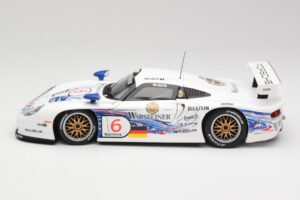 Porsche 911 GT1 #6 T. Boutsen / H-J. Stuck 1997 UT Models 1:18 39720 Kov – obrázok 4 z 8