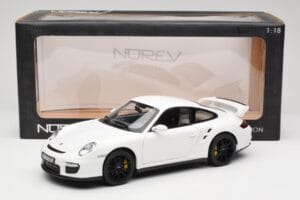 Porsche 911 GT2 997.1 Biely Norev 1:18 187572 Kov – obrázok 8 z 8