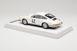Porsche 911 S #42 R. Buchet / H. Linge Auguste Veuillet 24 Hours of Le Mans Class Winner 1967 IVY 1:18 REMC006 Živica – obrázok 5 z 6