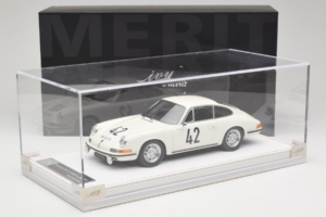 Porsche 911 S #42 R. Buchet / H. Linge Auguste Veuillet 24 Hours of Le Mans Class Winner 1967 IVY 1:18 REMC006 Živica – obrázok 6 z 6
