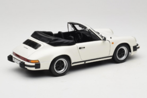 Porsche 911 SC Kabriolet Biely Minichamps 1:18 100063031 Kov – obrázok 3 z 8