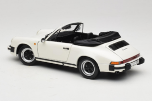 Porsche 911 SC Kabriolet Biely Minichamps 1:18 100063031 Kov – obrázok 7 z 8