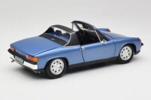 Porsche 914 Modrý Revell 1:18 08975 Kov – obrázok 3 z 8