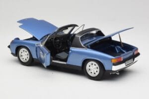 Porsche 914 Modrý Revell 1:18 08975 Kov – obrázok 5 z 8