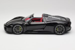 Porsche 918 Spyder Čadič Čierna Metalíza Minichamps 1:18 110062431 Kov – obrázok 4 z 8