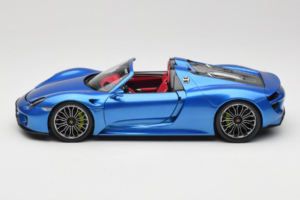 Porsche 918 Spyder Blue Metallic Minichamps 1:18 110062432 Kov – obrázok 4 z 8