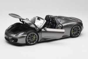Porsche 918 Spyder Liquid Metal Strieborný Minichamps 1:18 110062430 Kov – obrázok 2 z 8