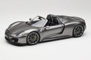 Porsche 918 Spyder Liquid Metal Strieborný Minichamps 1:18 110062430 Kov