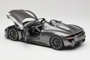 Porsche 918 Spyder Liquid Metal Strieborný Minichamps 1:18 110062430 Kov – obrázok 5 z 8