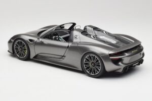 Porsche 918 Spyder Liquid Metal Strieborný Minichamps 1:18 110062430 Kov – obrázok 7 z 8