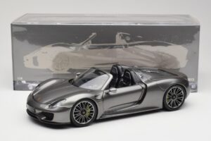 Porsche 918 Spyder Liquid Metal Strieborný Minichamps 1:18 110062430 Kov – obrázok 8 z 8