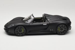 Porsche 918 Spyder Matte Black Minichamps 1:18 110060031 Kov – obrázok 4 z 8