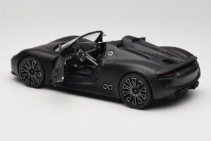 Porsche 918 Spyder Matte Black Minichamps 1:18 110060031 Kov – obrázok 5 z 8