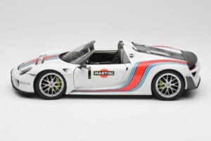 Porsche 918 Spyder Weissach Package Martini Minichamps 1:18 110062440 Kov – obrázok 4 z 8