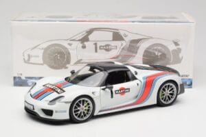 Porsche 918 Spyder Weissach Package Martini Minichamps 1:18 110062440 Kov – obrázok 8 z 8