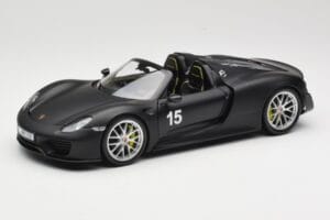 Porsche 918 Spyder Weissach Package Matt Black Minichamps 1:18 110062444 Kov