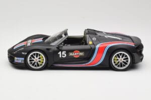 Porsche 918 Spyder Weissach Package Matt Black With Martini Stripes Minichamps 1:18 110062445 Kov – obrázok 4 z 8