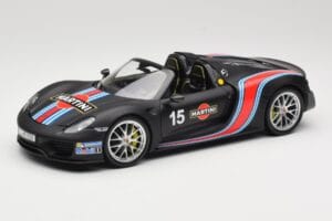 Porsche 918 Spyder Weissach Package Matt Black With Martini Stripes Minichamps 1:18 110062445 Kov