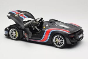 Porsche 918 Spyder Weissach Package Matt Black With Martini Stripes Minichamps 1:18 110062445 Kov – obrázok 5 z 8
