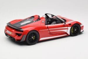Porsche 918 Spyder Weissach Package Červený & Biele Pruhy Minichamps 1:18 110062442 Kov – obrázok 4 z 9