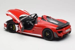 Porsche 918 Spyder Weissach Package Červený & Biele Pruhy Minichamps 1:18 110062442 Kov – obrázok 6 z 9