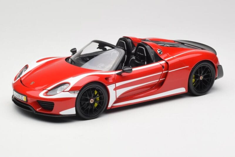 Porsche 918 Spyder Weissach Package Červený & Biele Pruhy Minichamps 1:18 110062442 Kov