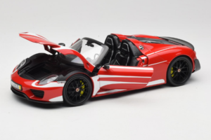 Porsche 918 Spyder Weissach Package Červeno-Biele Pruhy Minichamps 1:18 110062442-O1 Kov – obrázok 2 z 8