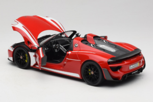 Porsche 918 Spyder Weissach Package Červeno-Biele Pruhy Minichamps 1:18 110062442-O1 Kov – obrázok 5 z 8