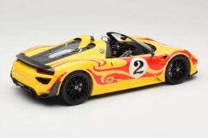 Porsche 918 Spyder Weissach Package Žltý S Pruhmi Minichamps 1:18 110062446 Kov – obrázok 3 z 8