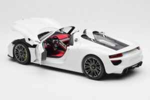 Porsche 918 Spyder Biely Minichamps 1:18 110062436 Kov – obrázok 5 z 8