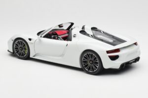 Porsche 918 Spyder Biely Minichamps 1:18 110062436 Kov – obrázok 7 z 8