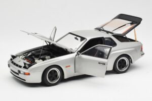 Porsche 924 Carrera GT Diamond Strieborný AUTOart 1:18 78002 Kov – obrázok 2 z 8