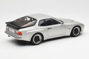 Porsche 924 Carrera GT Diamond Strieborný AUTOart 1:18 78002 Kov – obrázok 3 z 8