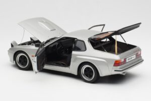 Porsche 924 Carrera GT Diamond Strieborný AUTOart 1:18 78002 Kov – obrázok 5 z 8