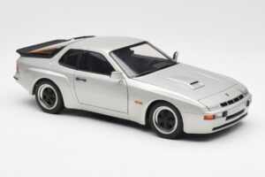 Porsche 924 Carrera GT Diamond Strieborný AUTOart 1:18 78002 Kov – obrázok 6 z 8
