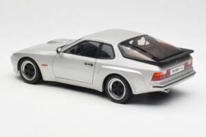 Porsche 924 Carrera GT Diamond Strieborný AUTOart 1:18 78002 Kov – obrázok 7 z 8