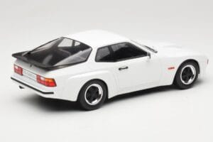 Porsche 924 Carrera GT Biely MCG 1:18 MCG18197 Kov – obrázok 2 z 6