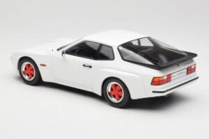 Porsche 924 Carrera GT Biely & Červené Ráfiky MCG 1:18 MCG18303 Kov – obrázok 5 z 6