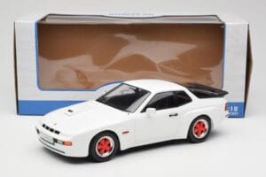Porsche 924 Carrera GT Biely & Červené Ráfiky MCG 1:18 MCG18303 Kov – obrázok 6 z 6