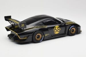 Porsche 935/19 Čierny so Zlatými Pruhmi Minichamps 1:18 155067568 Kov – obrázok 2 z 6