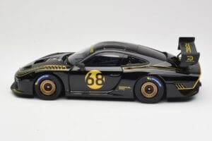 Porsche 935/19 Čierny so Zlatými Pruhmi Minichamps 1:18 155067568 Kov – obrázok 3 z 6