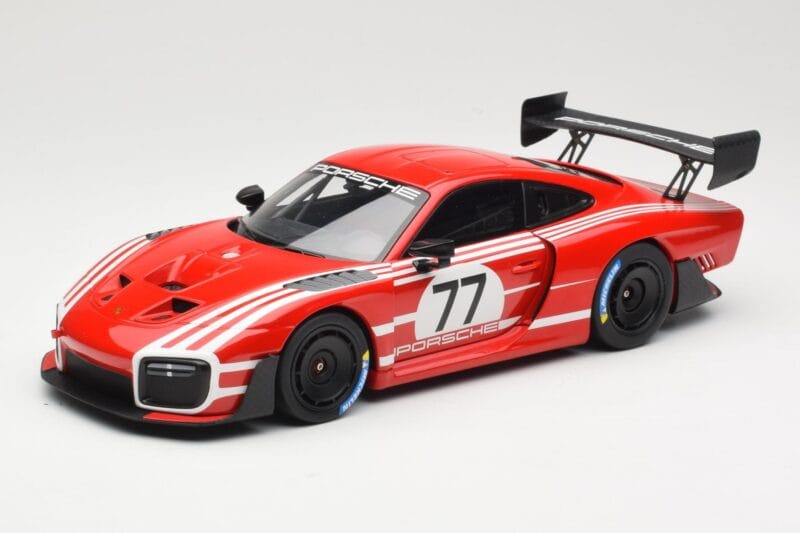 Porsche 935/19 Červený s Bielymi Pruhmi Minichamps 1:18 155067577 Kov
