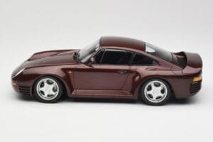 Porsche 959 Dark Red Metallic Minichamps 1:18 155066204 Kov – obrázok 5 z 6