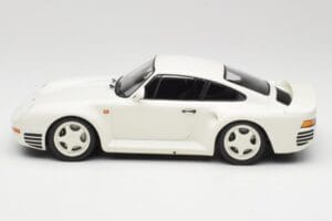 Porsche 959 Grand Prix White Minichamps 1:18 155066202 Kov – obrázok 3 z 6