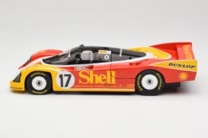 Porsche 962C Group C #17 D. Bell / H-J. Stuck / K. Ludwig 24 Hours of Le Mans 1988 Universal Hobbies 1:18 4704 Kov – obrázok 4 z 8